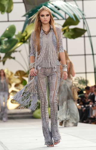 Illustration for article titled Roberto Cavalli: Slinky Flappers Meet Rich Hippies